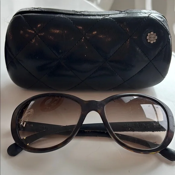 CHANEL | Accessories | Chanel Tweed Black Oval Sunglasses  display picture 3